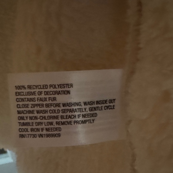 Size Large Men’s Goodfellow & Co Cream Fleece Jacket - Picture 6 of 7